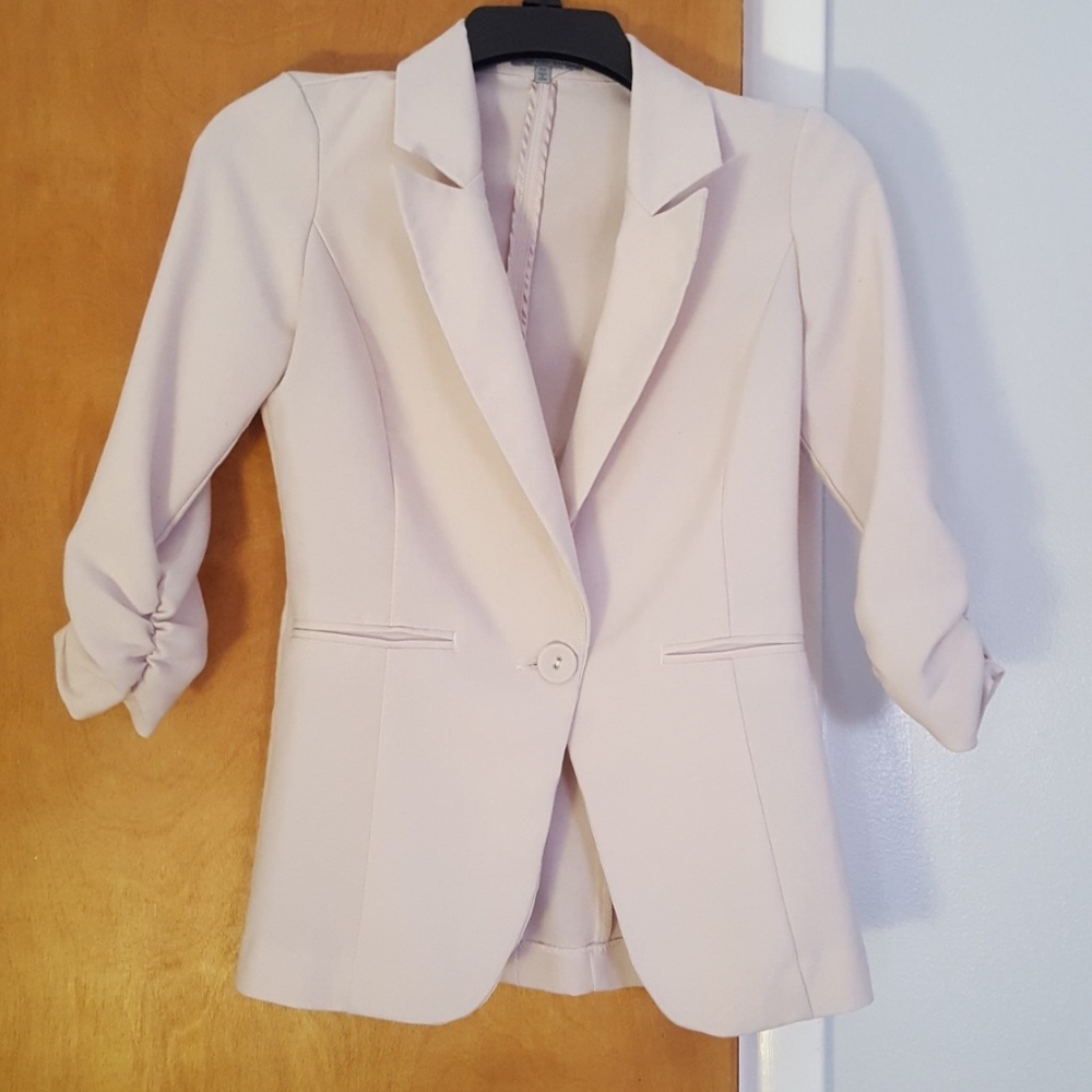 Cream 3/4 sleeve blazer